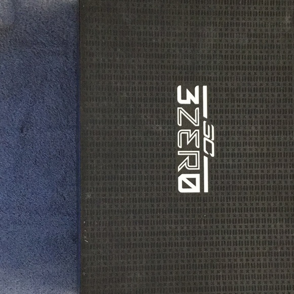 Curry 3zores - Picture 6 of 6